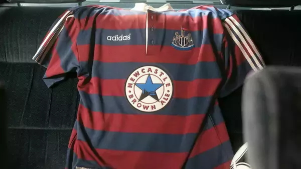 まさに完コピ！「ニューカッスル×adidas」が1995-95アウェイユニフォーム“完全復刻版”を発売