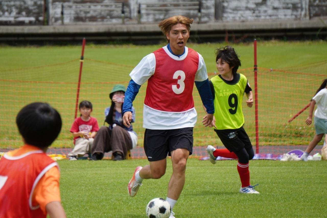 「成功より成長を」東京V・齋藤功佑＆徳島・稲見哲行が仕掛ける『ONE FIELD』の挑戦！豪華Jリーガーと子どもたちを繋いだ1日に密着