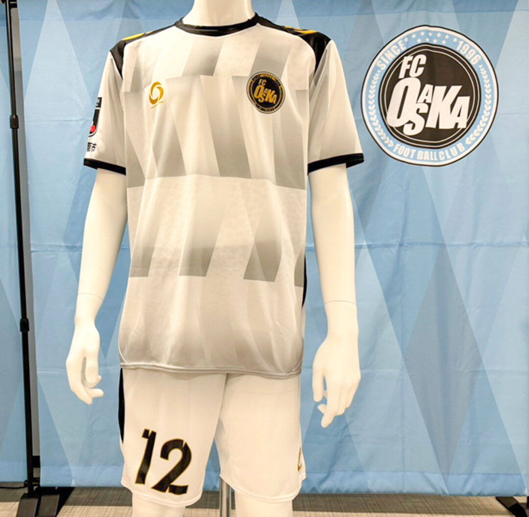 FC大阪が「コシノジュンコ」デザインの2025新ユニフォームを発表！“万博イヤー”は原点回帰の青黒ストライプに