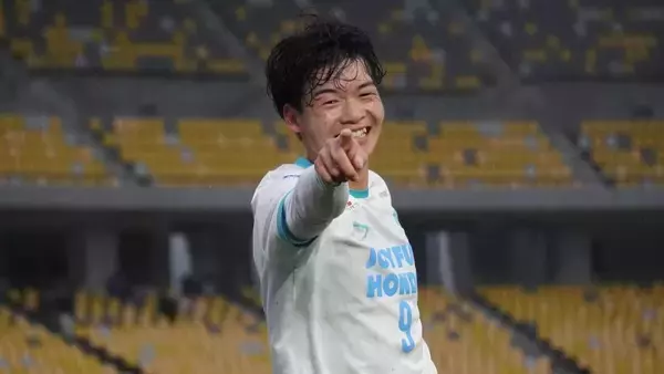 インカレでブレイク中の筑波大FW小林俊瑛、ドイツ代表の長身FWを目標に「ここで成長し続けたい」と大学日本一を見据える