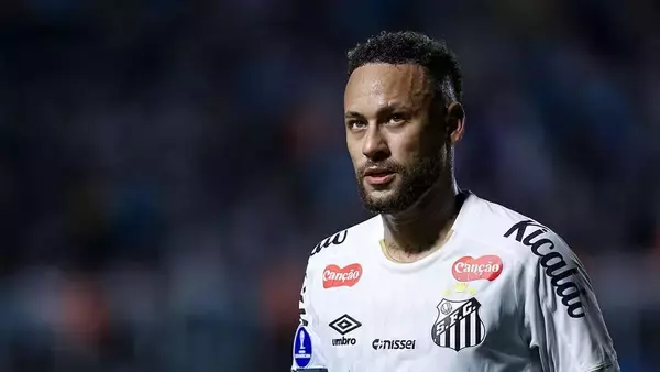 「このデブ野郎！」荒ぶるネイマール、太っちょサポーターを罵倒…暴言の理由を告白