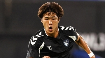 日本人トリオ、フランス1部チームが全員スタメン昇格か！ 「短いプレーだけでサポーターの心を掴んだ」