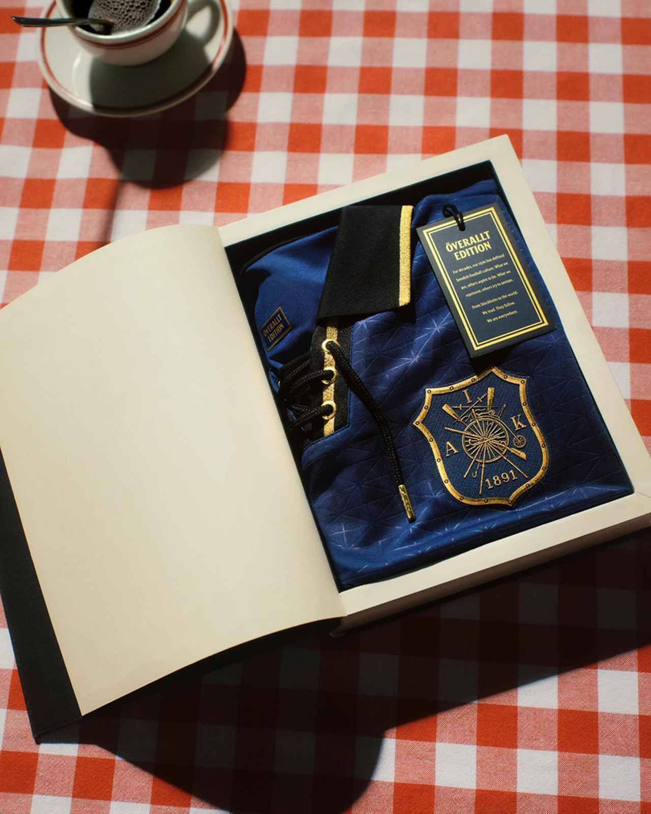 美の極致！日本人も所属する北欧名門AIK、“超限定”ユニフォームの撮影地に「東京」も登場