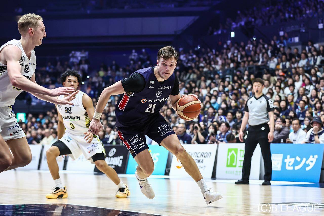 新人王候補、ドラフト指名選手が奮闘中…Bリーグはレギュラーシーズン佳境。サンロッカーズ渋谷はラスト青学開催へ【Pick Up B.LEAGUE】