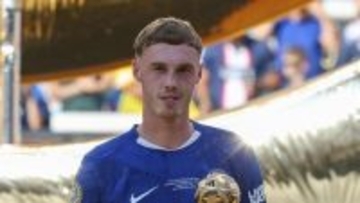 「彼女をバーベル代わりに上下動」！薬物で活動停止中の代表選手、鍛えた体力を見せつける