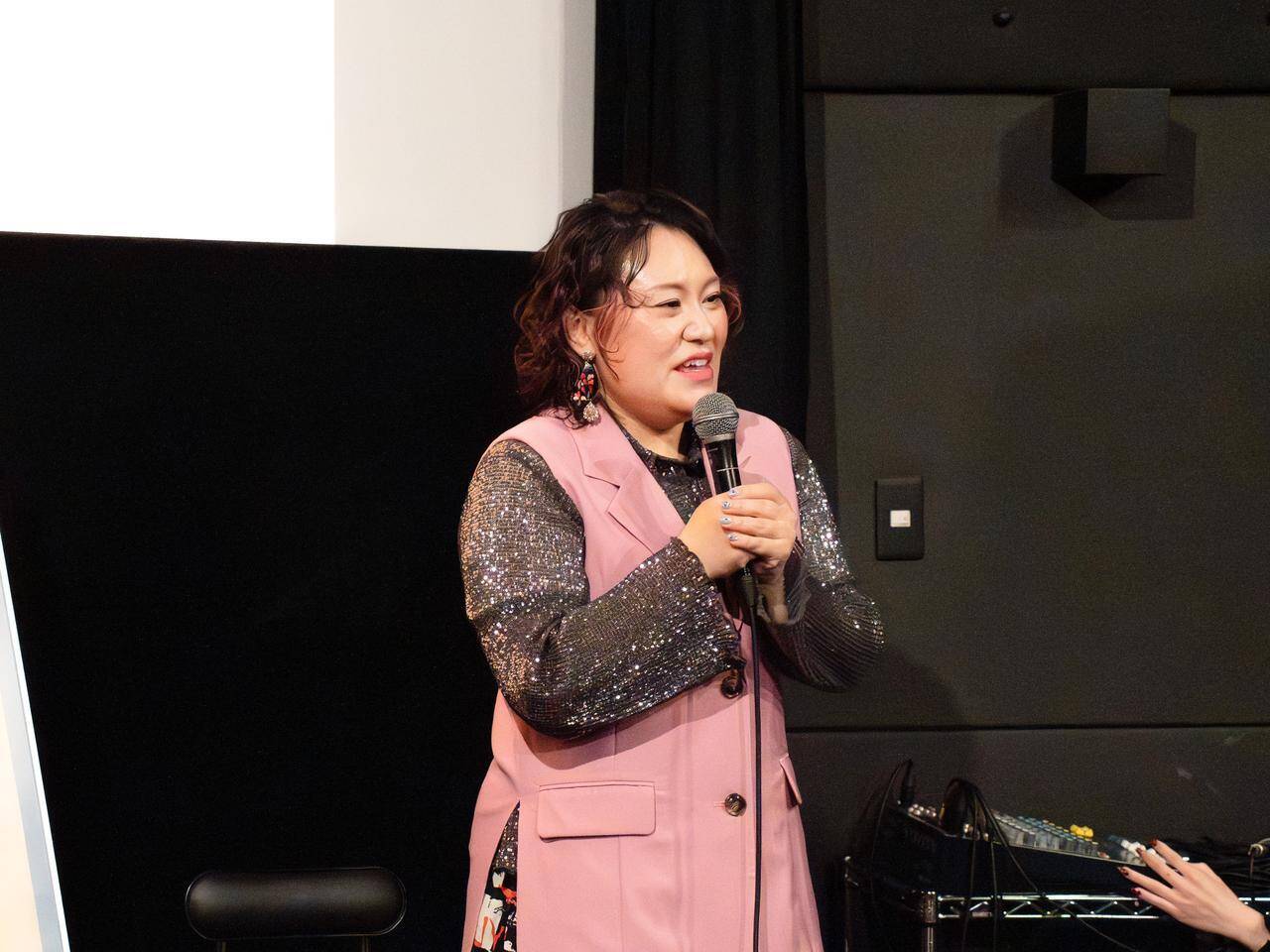 「板東英二さんよりも男性ホルモンの数値が高くて…」お笑い芸人・バービーが明かす「女性の身体」との向き合い方