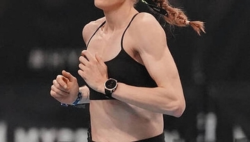 「謝罪しても許せない」排便事故後も走り続けた豪州の女性アスリート、優勝辞退でも批判止まず