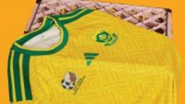 南アフリカ代表、2026W杯ユニフォームを発表！“手話”も含めた「12の公用語」デザイン