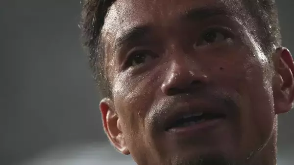 「感動的瞬間」39歳日本代表DF長友佑都、5度目のW杯選出で感謝の涙…海外でも話題