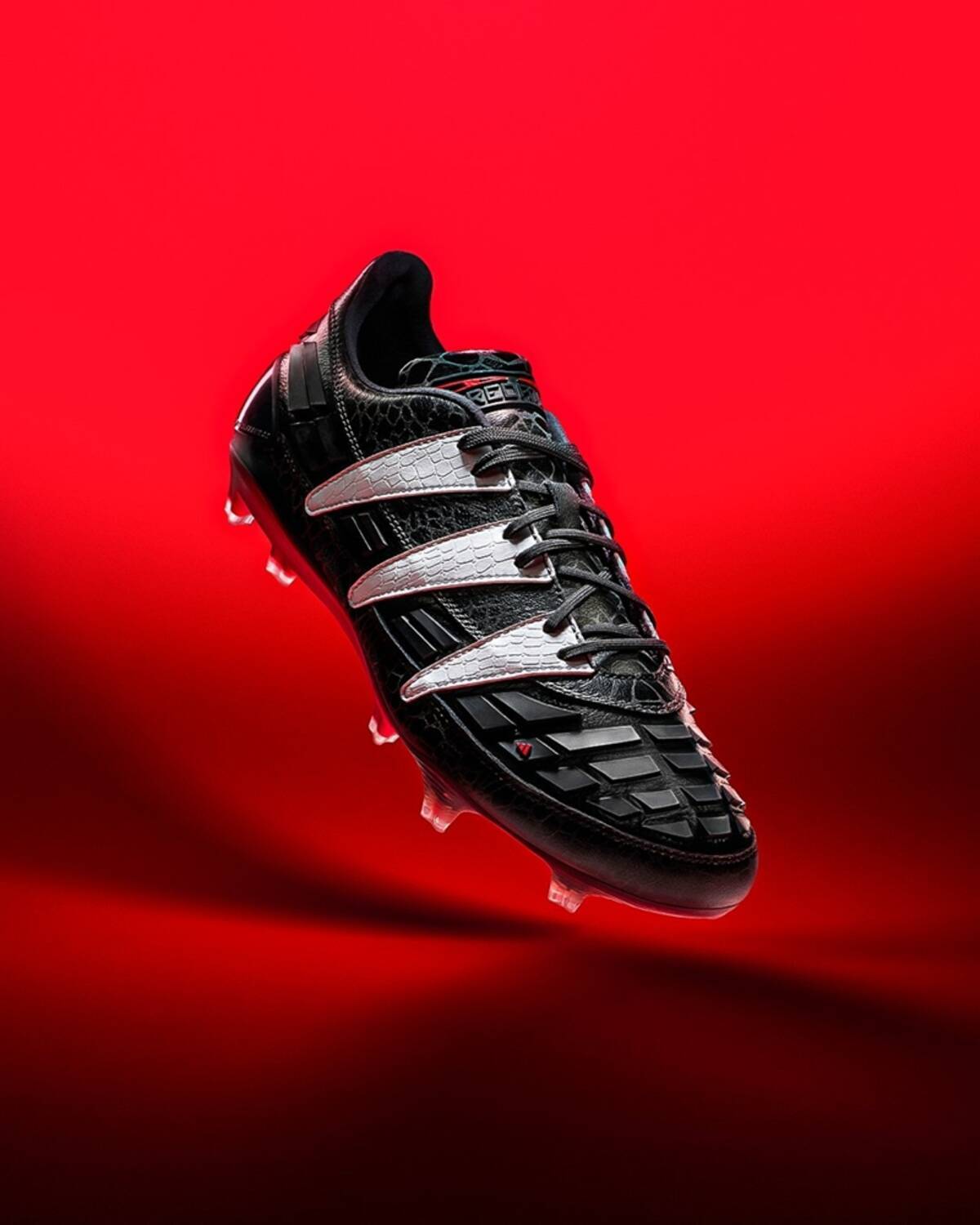 伝説のサッカースパイク『初代プレデター』がadidasから復刻！5月2日 