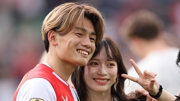 「ノールック頭ポンポンはやばい」「頭ポンポンで、こっちまでキュン」上田綺世、出産を控える妻・由布菜月さんへのやさしさが話題