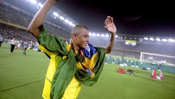 ブラジル代表のレジェンド、なぜか高市総理と2ショットする姿が見つかる