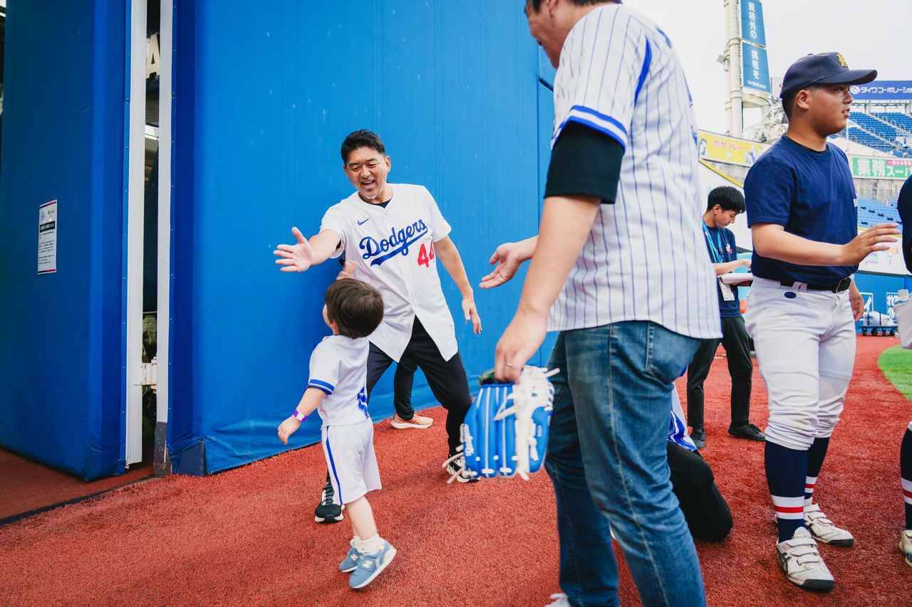 「大谷翔平や佐々木朗希を参考にできる現代はきっと恵まれている」斎藤隆が野球初心者の小学生に熱血指導！普及への強いも明かす