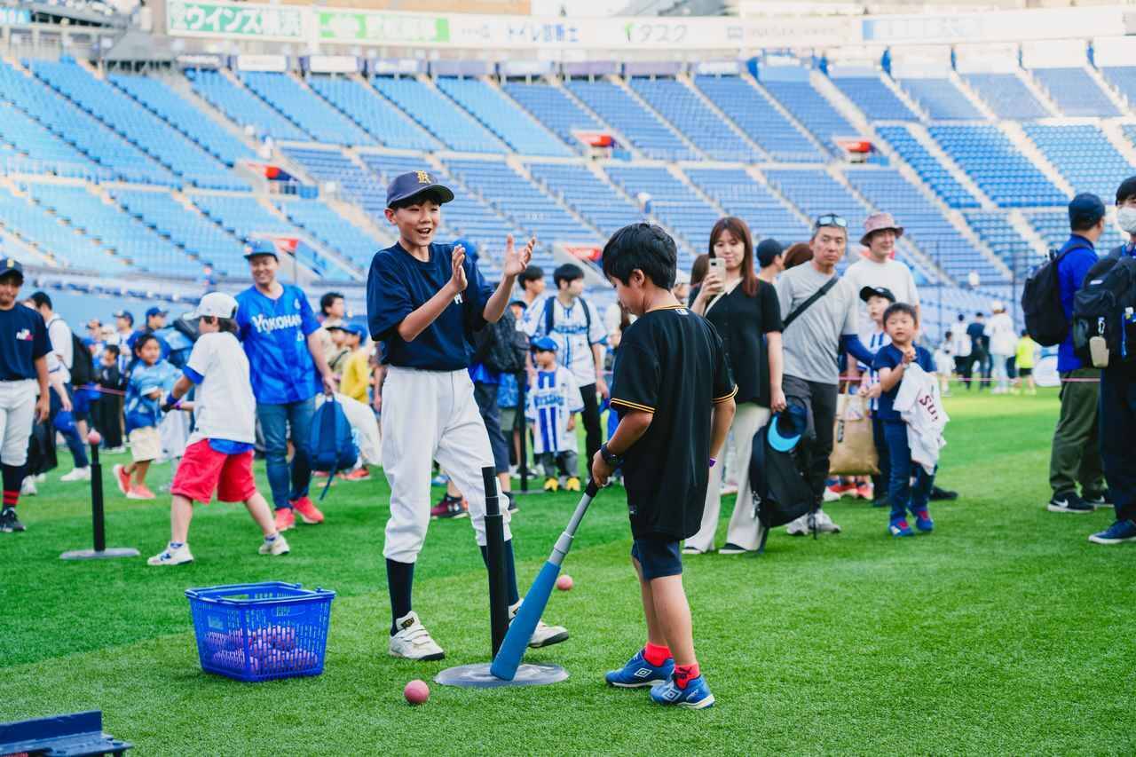 「大谷翔平や佐々木朗希を参考にできる現代はきっと恵まれている」斎藤隆が野球初心者の小学生に熱血指導！普及への強いも明かす