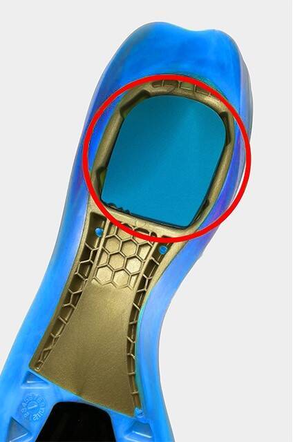 スピードを追求したミズノの最速スパイク「ミズノアルファ3」シリーズが登場！ローンチカラーは“ユニティスカイブルー”