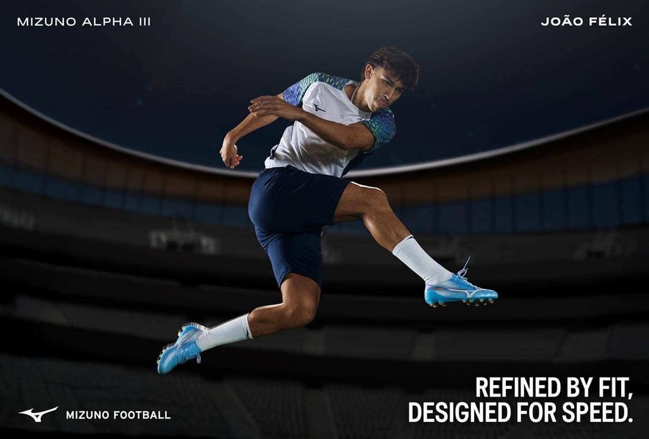 スピードを追求したミズノの最速スパイク「ミズノアルファ3」シリーズが登場！ローンチカラーは“ユニティスカイブルー”