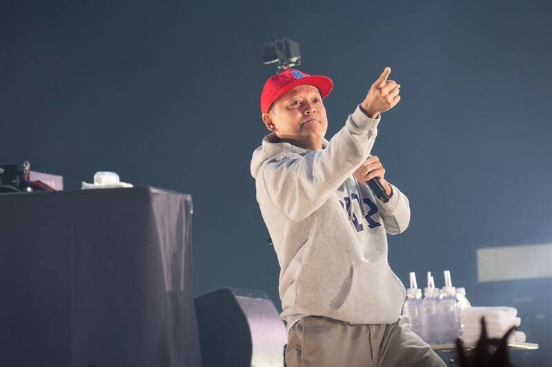 スポーツ＆プロレスの聖地で、佐野元春とスチャダラパーが魅せた熱き2日間のステージ『YOKOHAMA UNITE 音楽祭 2025』