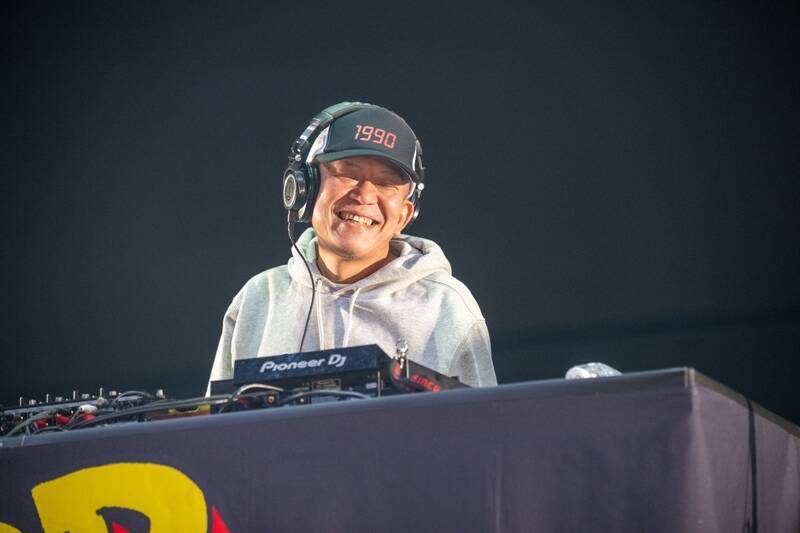 スポーツ＆プロレスの聖地で、佐野元春とスチャダラパーが魅せた熱き2日間のステージ『YOKOHAMA UNITE 音楽祭 2025』