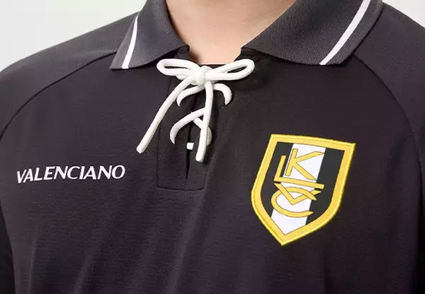 『VALENCIANO BY KELME』から“90年代ユニ風”の編み上げシャツが登場！春夏に着たい3つのカラー