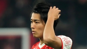 日本代表FW中村敬斗、ルイ・ヴィトンが90万円相当の『きつねバッグ』贈呈！「なかなかこういうバッグは普段持たないので…」