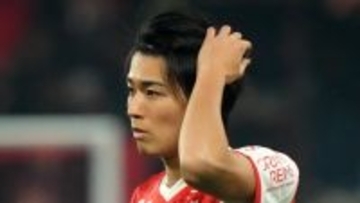 日本代表FW中村敬斗、ルイ・ヴィトンが90万円相当の『きつねバッグ』贈呈！「なかなかこういうバッグは普段持たないので…」