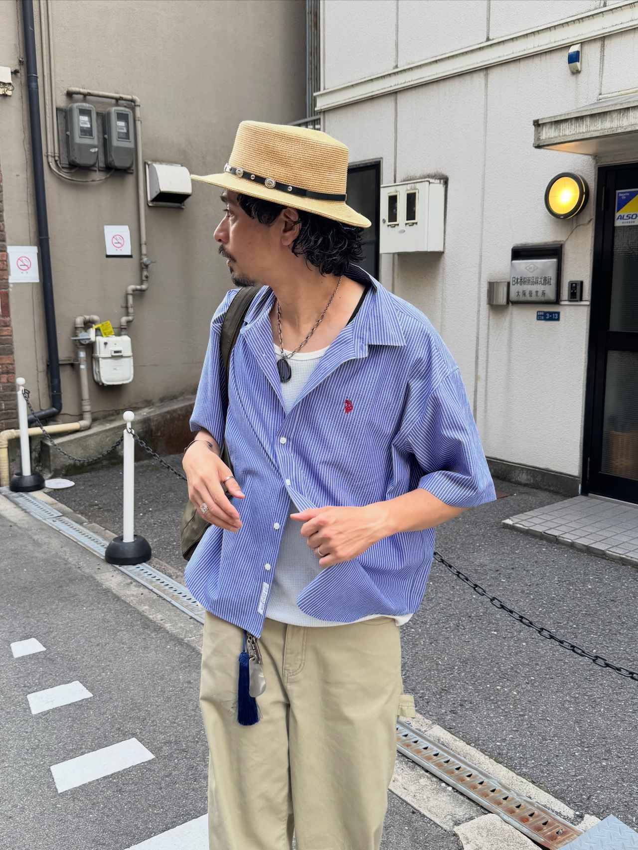 無地ばかりじゃ、つまらない。【40代カジュアル】夏コーデには“柄シャツ”を選びたい。