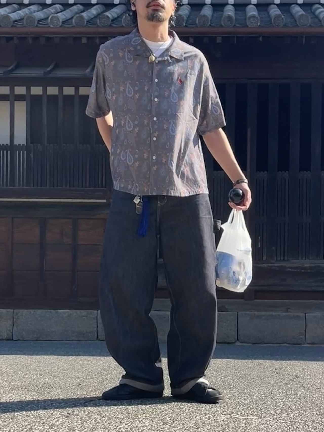 無地ばかりじゃ、つまらない。【40代カジュアル】夏コーデには“柄シャツ”を選びたい。