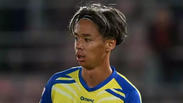 『小さな魔法使い』と呼ばれる28歳日本人、欧州で争奪戦勃発も負傷でシーズン終了か…「足首の上にテニスボールの半分ほどの腫れ」