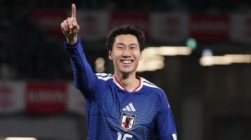 日本代表MF鎌田大地は『最高の選手』海外メディアがを称賛！「深い位置からチャンスを…」