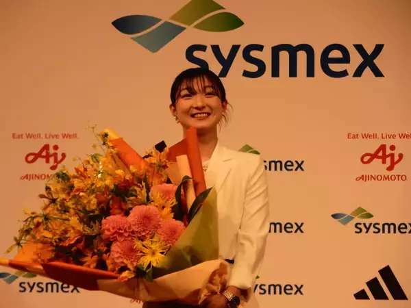 涙あり笑いあり結婚報告あり　フィギュアスケート坂本花織が地元・神戸で現役引退会見