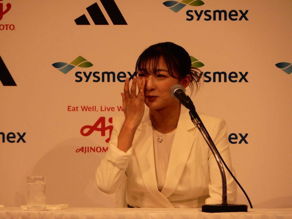 涙あり笑いあり結婚報告あり　フィギュアスケート坂本花織が地元・神戸で現役引退会見