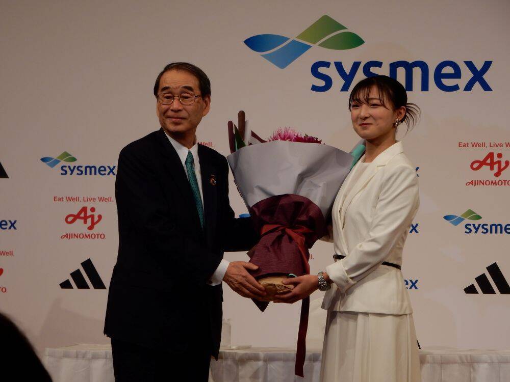 涙あり笑いあり結婚報告あり　フィギュアスケート坂本花織が地元・神戸で現役引退会見