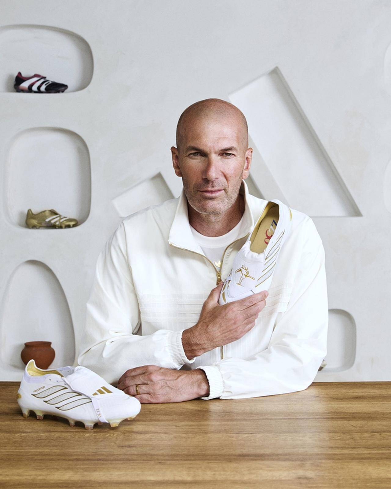 adidas、ジダンとの“30周年”を記念したスペシャルスパイクを発表！「最新プレデター」がホワイト×ゴールドに