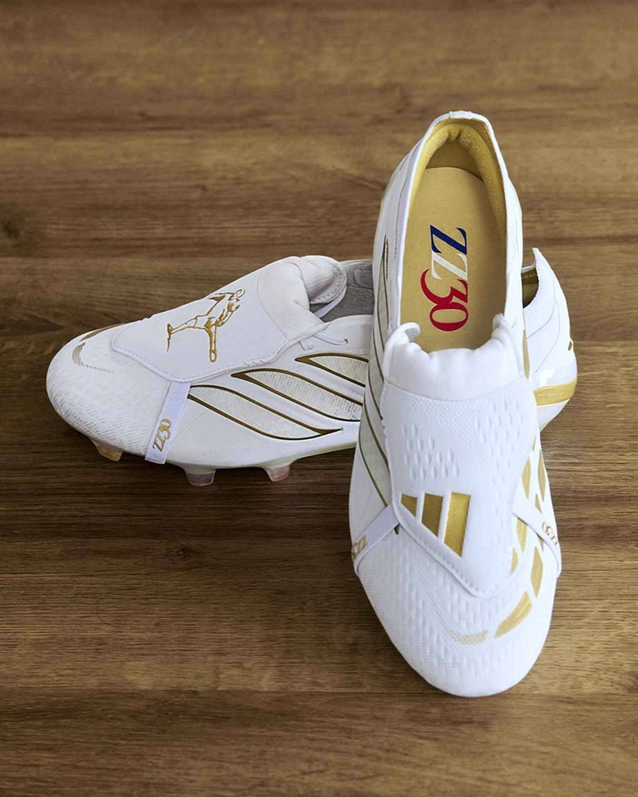 adidas、ジダンとの“30周年”を記念したスペシャルスパイクを発表！「最新プレデター」がホワイト×ゴールドに