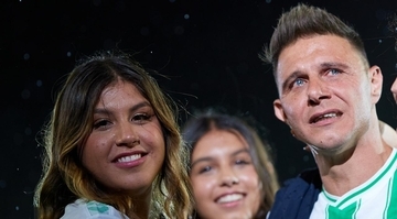 伝説ホアキンの娘との交際でチームから除外！？ベティス選手と娘は意味深投稿