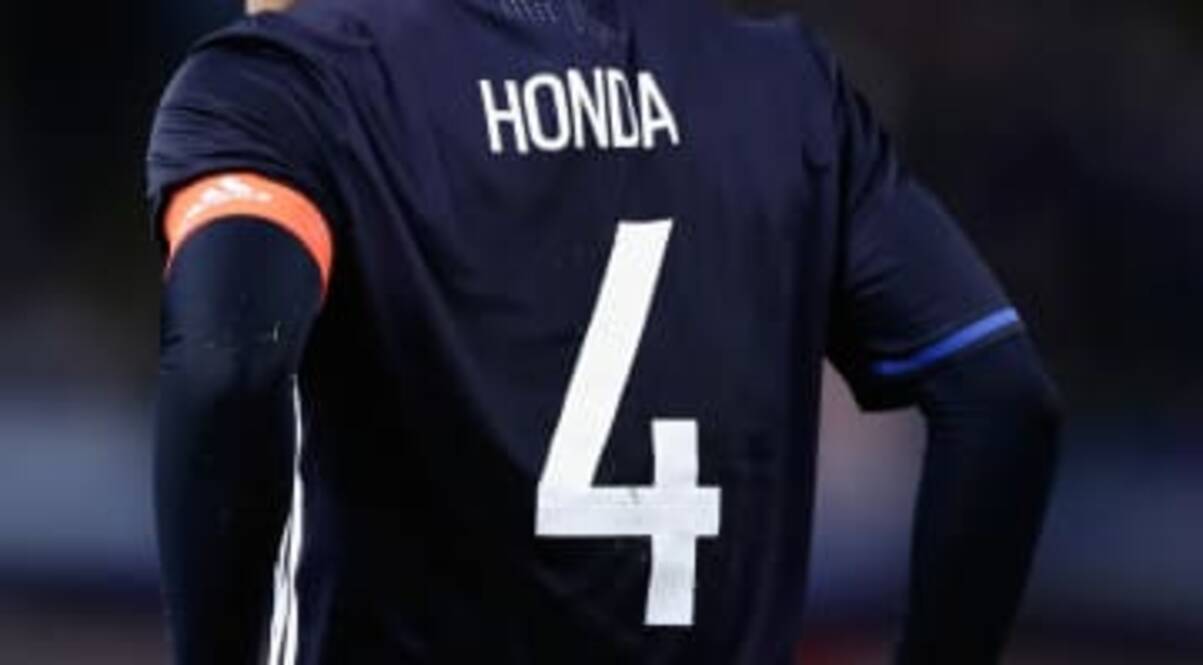 本田圭佑、日本代表で奇妙な背番号4をつけた理由を石橋貴明さんに説明 