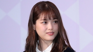 元乃木坂46松村沙友理さん、日本代表FW中村敬斗の『W杯靴下騒動』に同情！？「むくみ防止の着圧ソックスと似た感じ」