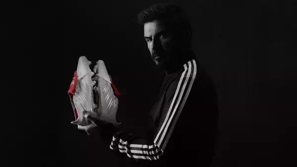 ベッカム着用のadidas伝説スパイク『プレデタープレシジョン』が復刻！しかも超人気カラーの“白×銀×赤”