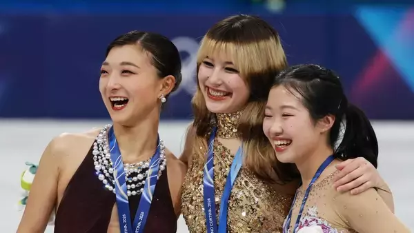 金メダルのアリサ・リウ、坂本花織と中井亜美との3ショット投稿に100万いいね「クレイジーな旅で素晴らしい2人と表彰台を分かち合えたことに感謝！」