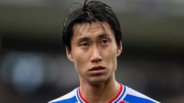 「今夏に去るのを喜んでいるよ」日本代表MFに現地ファンから批判殺到