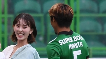 31歳日本代表選手のモデル妻、苦しい時も支えてくれた海外チームに感謝のお別れ！「感動的」と現地
