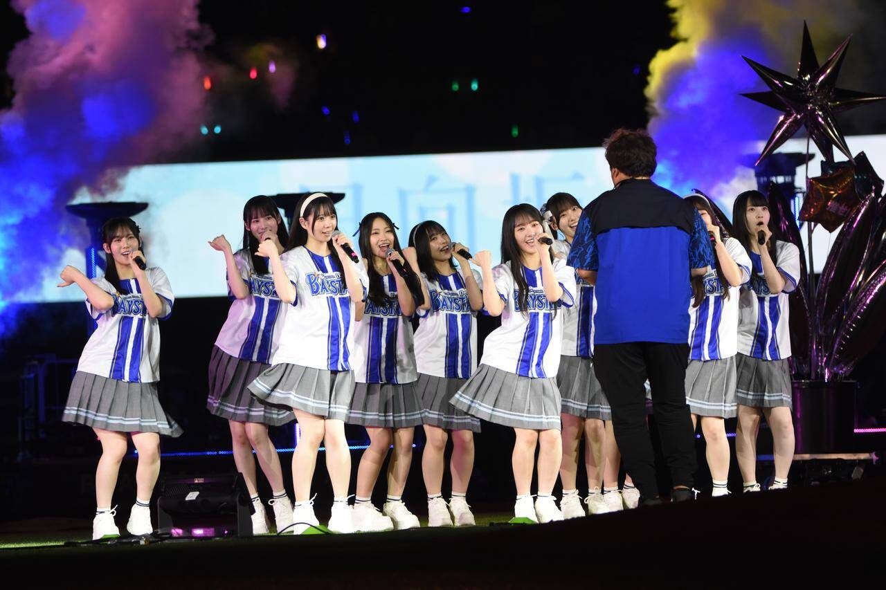日向坂46が“聖地”ハマスタで小坂菜緒、金村美玖ら全27名による迫力パフォーマンス！魔球が話題の藤嶌果歩も460点の始球式で魅了