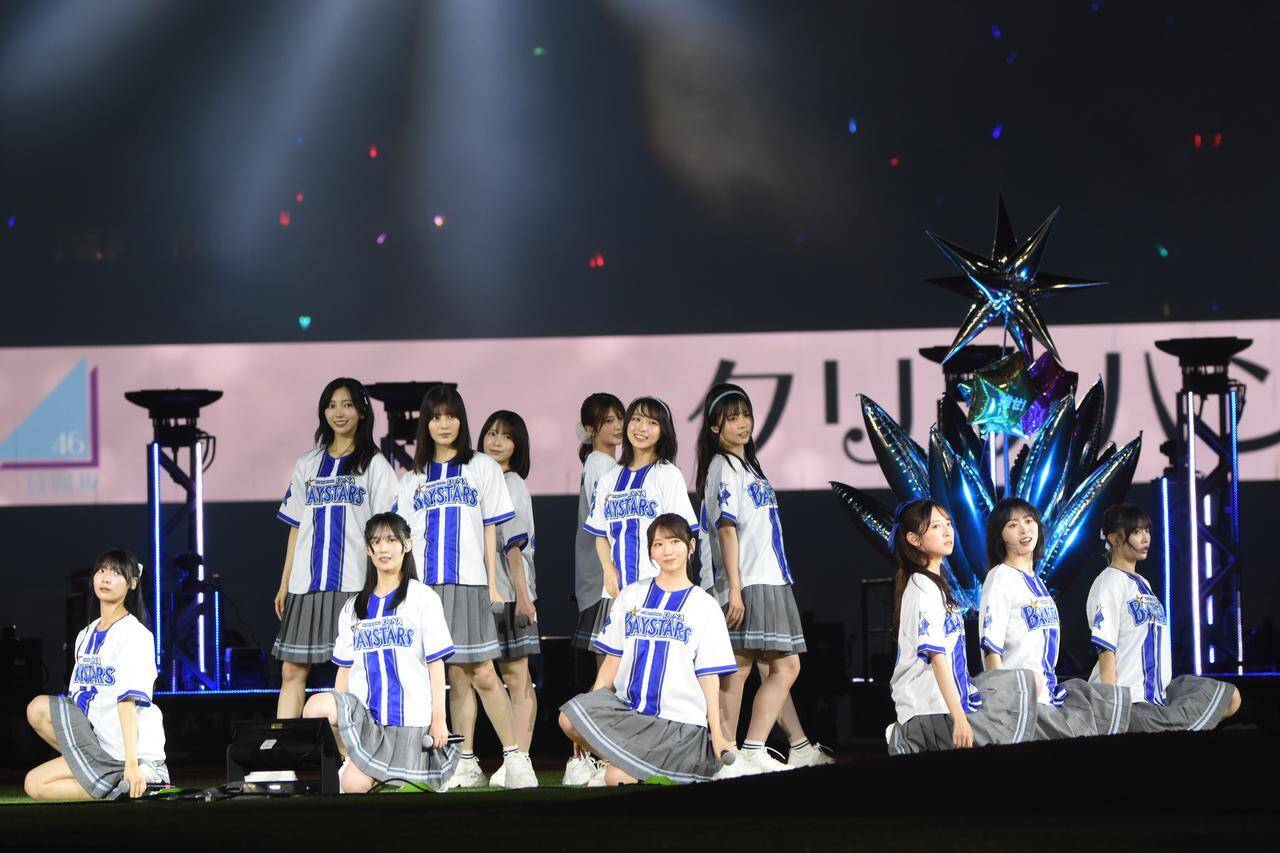 日向坂46が“聖地”ハマスタで小坂菜緒、金村美玖ら全27名による迫力パフォーマンス！魔球が話題の藤嶌果歩も460点の始球式で魅了