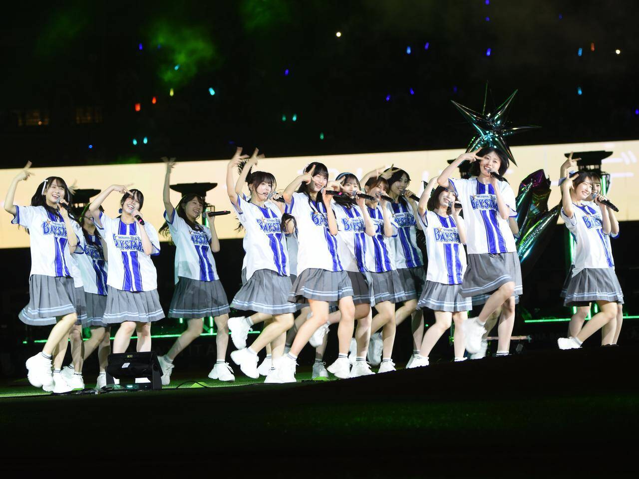日向坂46が“聖地”ハマスタで小坂菜緒、金村美玖ら全27名による迫力パフォーマンス！魔球が話題の藤嶌果歩も460点の始球式で魅了
