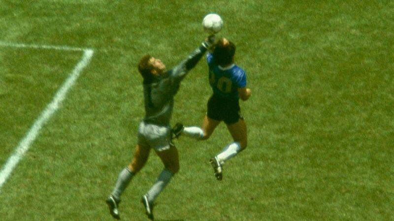 アルゼンチン、W杯イングランド戦で青ユニフォーム着用を直訴！？40年前の『マラドーナ伝説試合』に隠された秘話