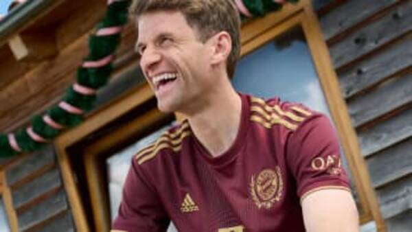 バイエルン 22 23特別ユニフォームを発表 伝統 オクトーバーフェスト を祝う 22年9月29日 エキサイトニュース