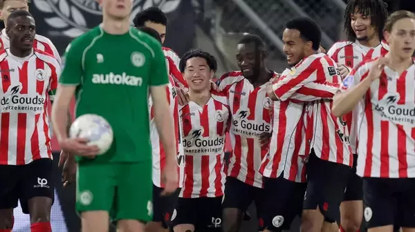 「またも日本ナイト」「ゴールデンボーイ」スパルタ三戸舜介、3試合4ゴールの大暴れ！相手GKは謝意