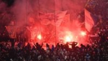 少なくとも124人が逮捕…花火を持ったサポーター同士が衝突して治安部隊が出動の事態