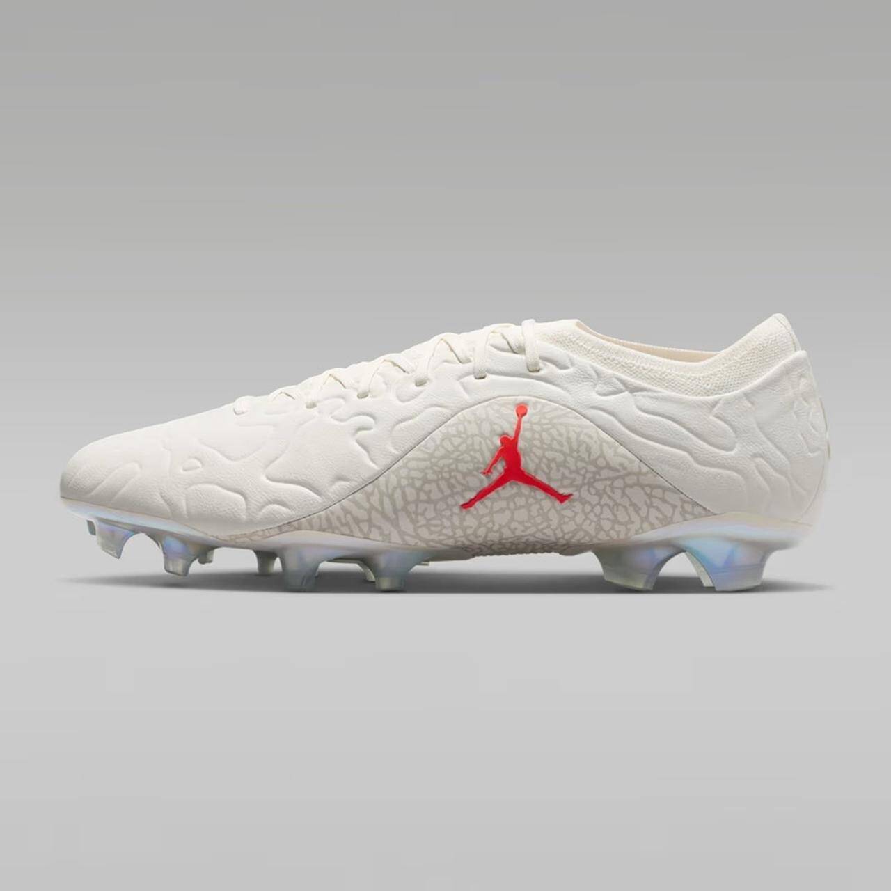話題の“JORDANロゴ”サッカースパイク、「ホワイトカラー」が登場！ブラジル代表FWが着用中