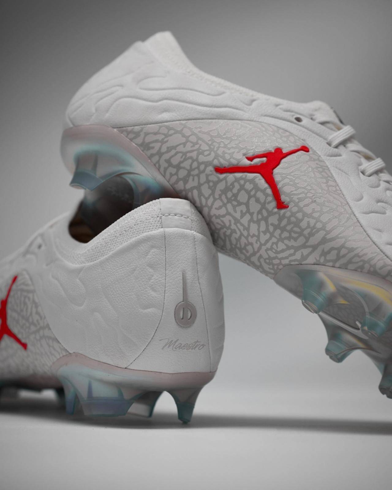 話題の“JORDANロゴ”サッカースパイク、「ホワイトカラー」が登場！ブラジル代表FWが着用中
